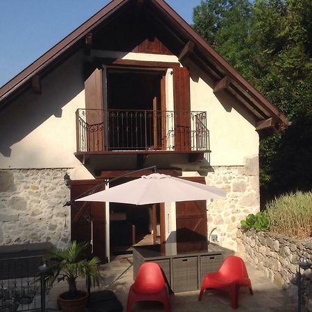 Chambres D'Hotes Des Lodges De La Cascade Yenne Eksteriør bilde