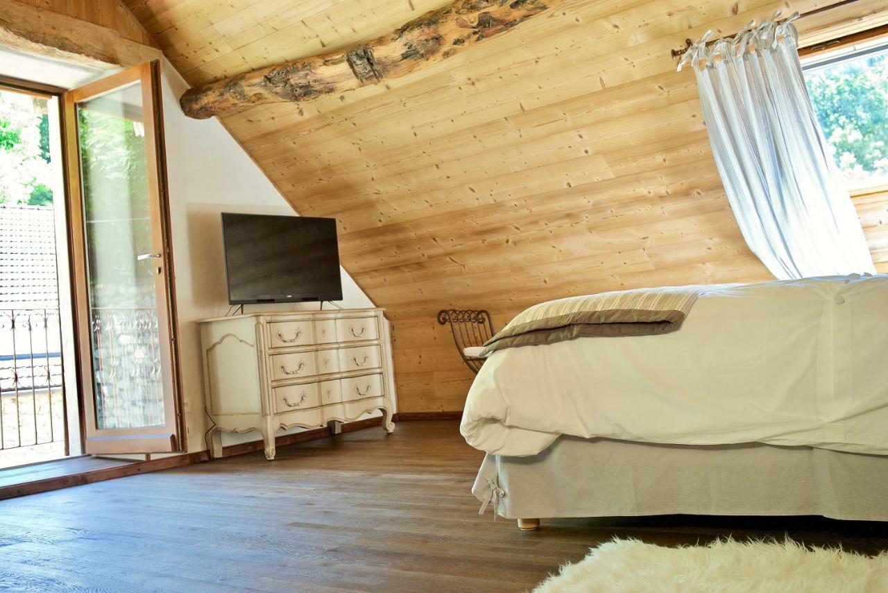 Chambres D'Hotes Des Lodges De La Cascade Yenne Eksteriør bilde