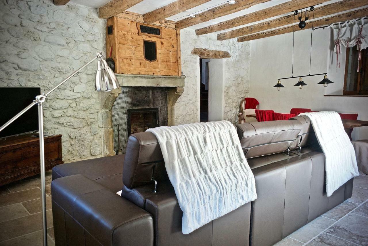 Chambres D'Hotes Des Lodges De La Cascade Yenne Eksteriør bilde