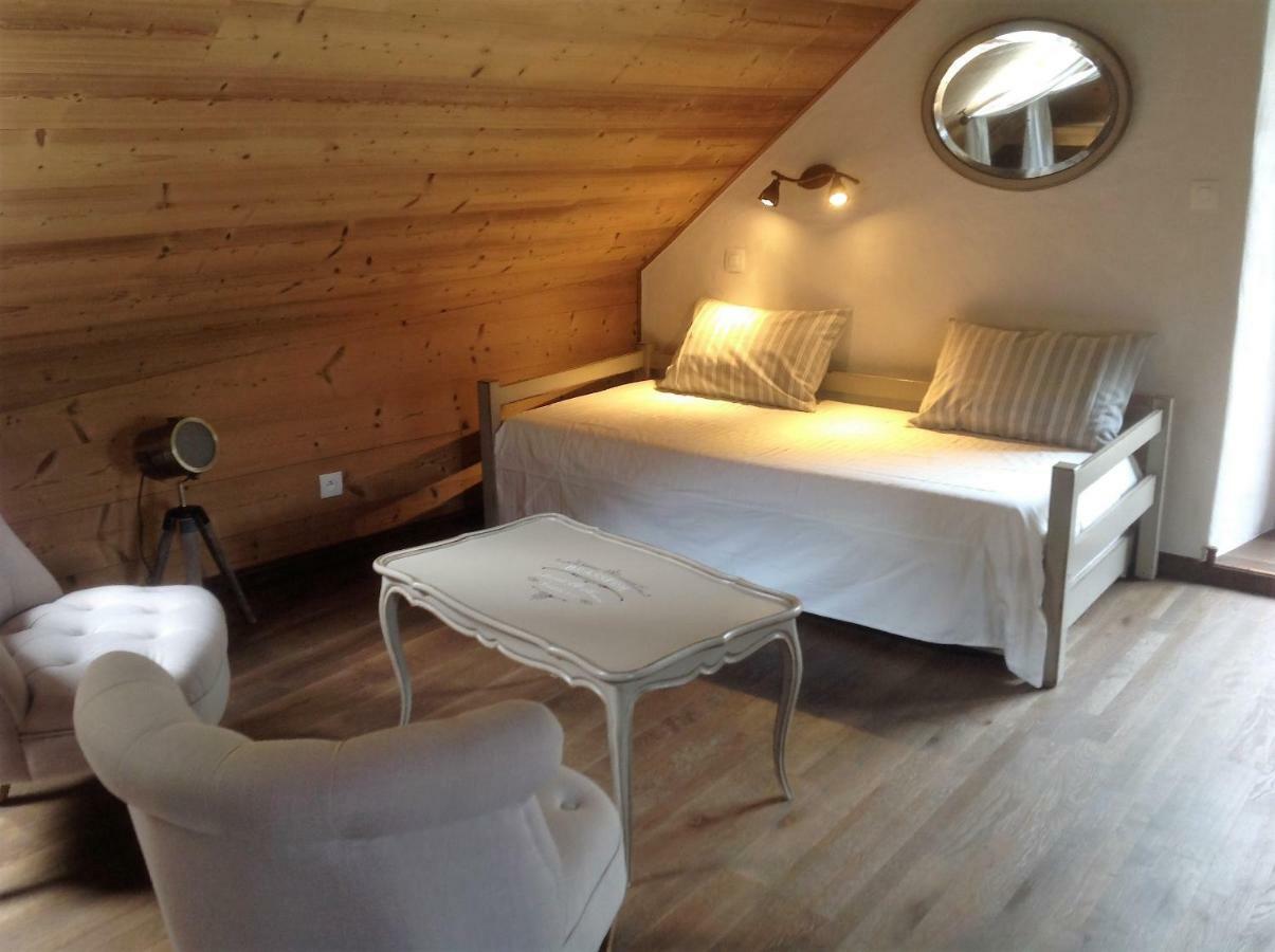 Chambres D'Hotes Des Lodges De La Cascade Yenne Eksteriør bilde