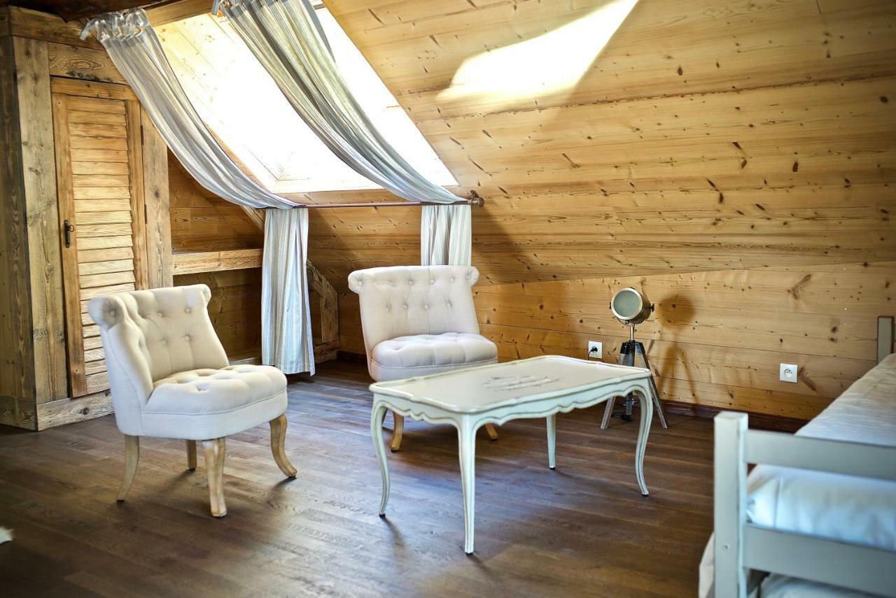 Chambres D'Hotes Des Lodges De La Cascade Yenne Eksteriør bilde