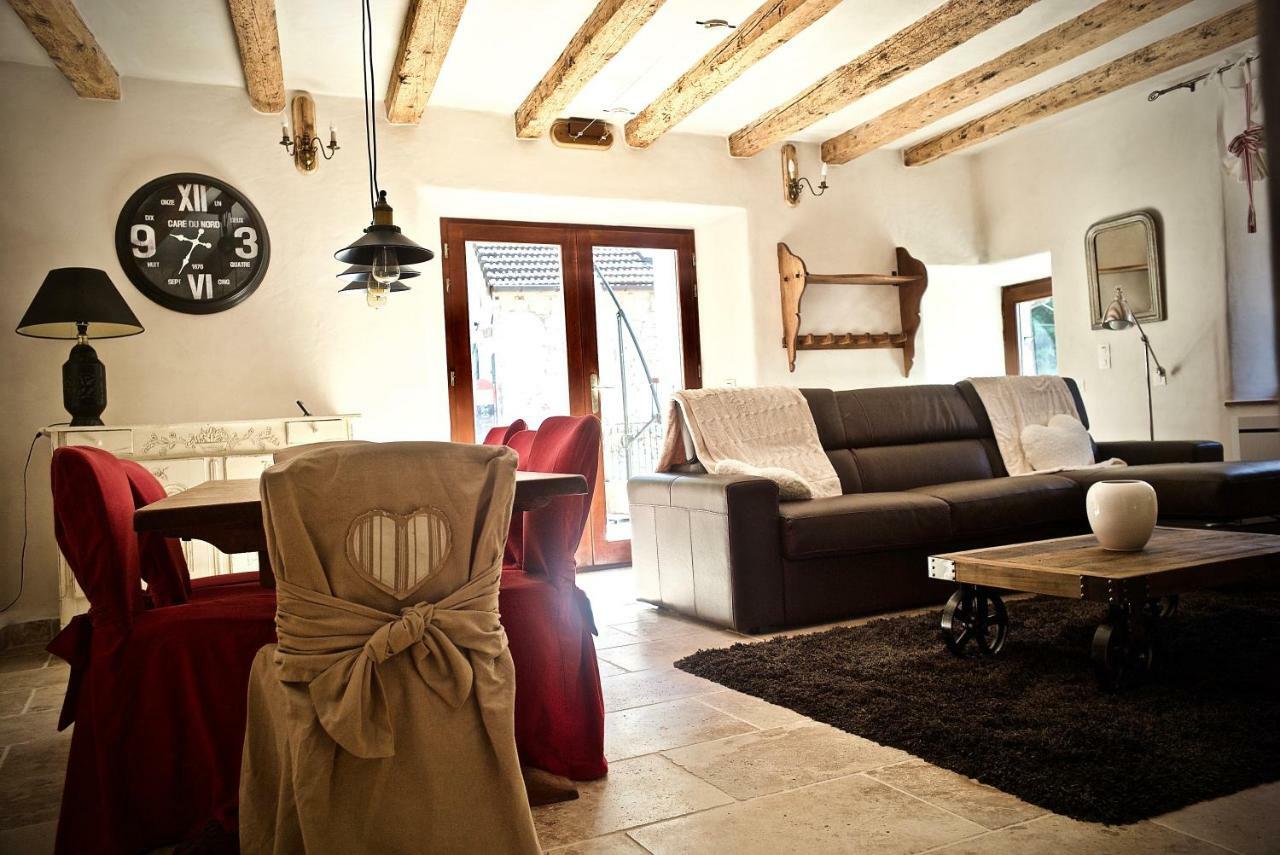 Chambres D'Hotes Des Lodges De La Cascade Yenne Eksteriør bilde